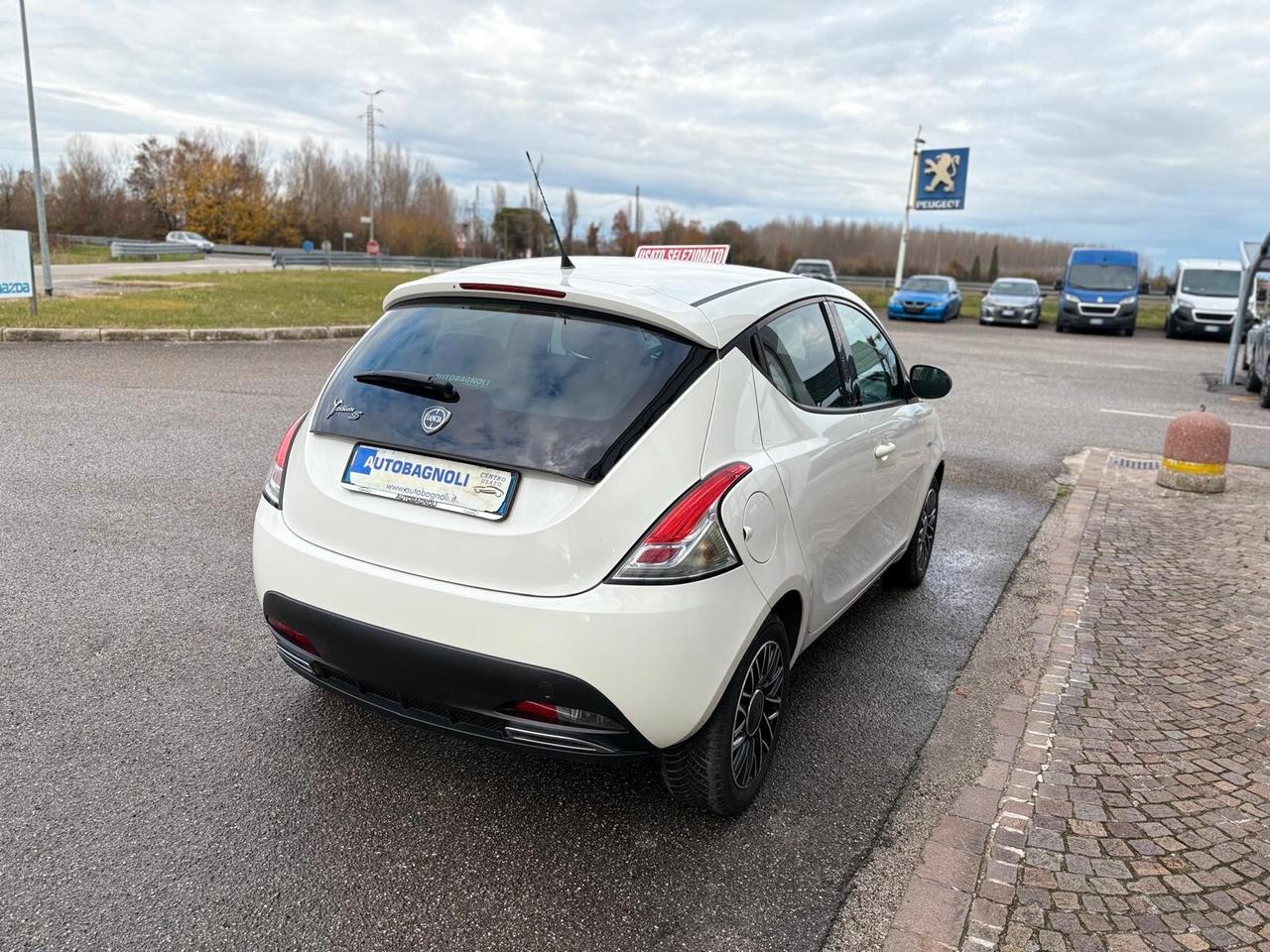 Lancia Ypsilon MOMODESIGN 1.3 MJT 16V 95 CV 5 p. UNICO PR.