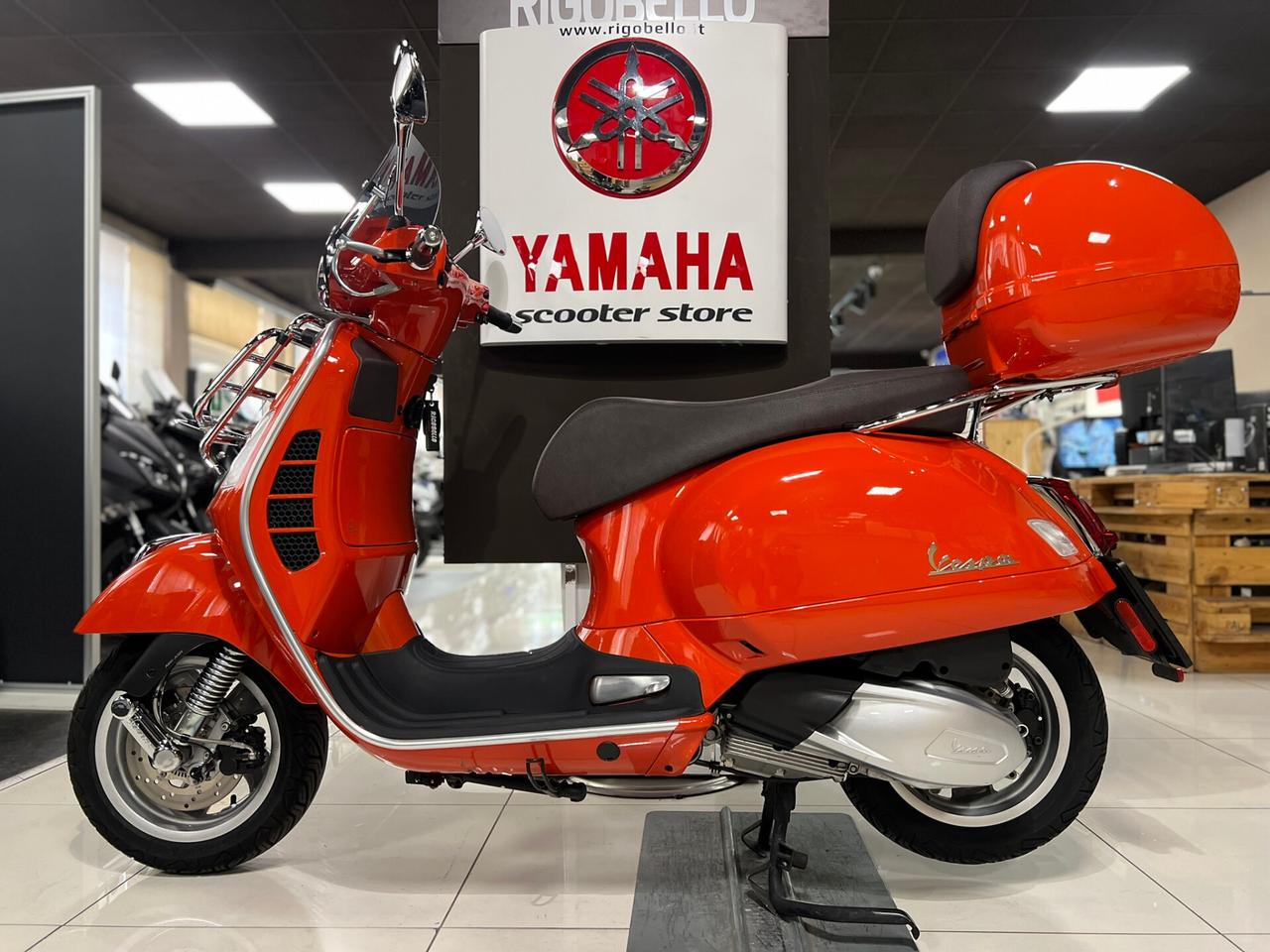 Vespa GTS 300
