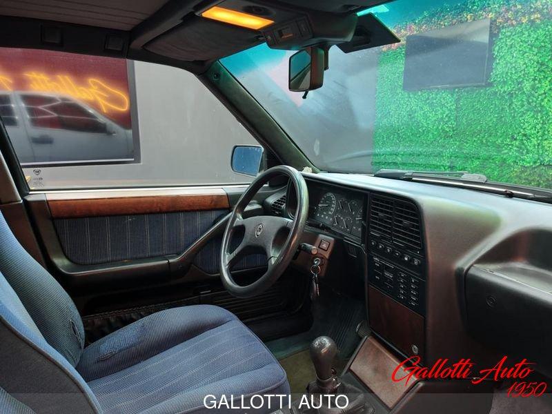 Lancia Thema 2.0 i.e. turbo 16V