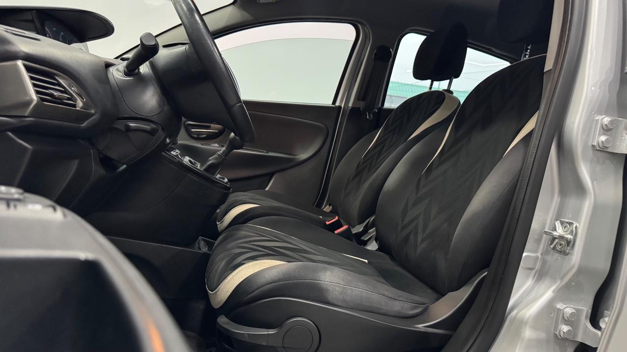 Lancia Ypsilon 1.3 MJT 16V 95 CV 5 porte S&S Silver