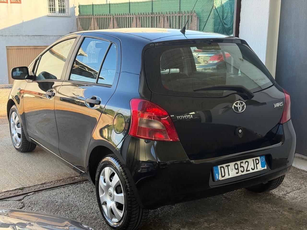 Toyota Yaris 1.0 5 porte Sol ok neopatentati