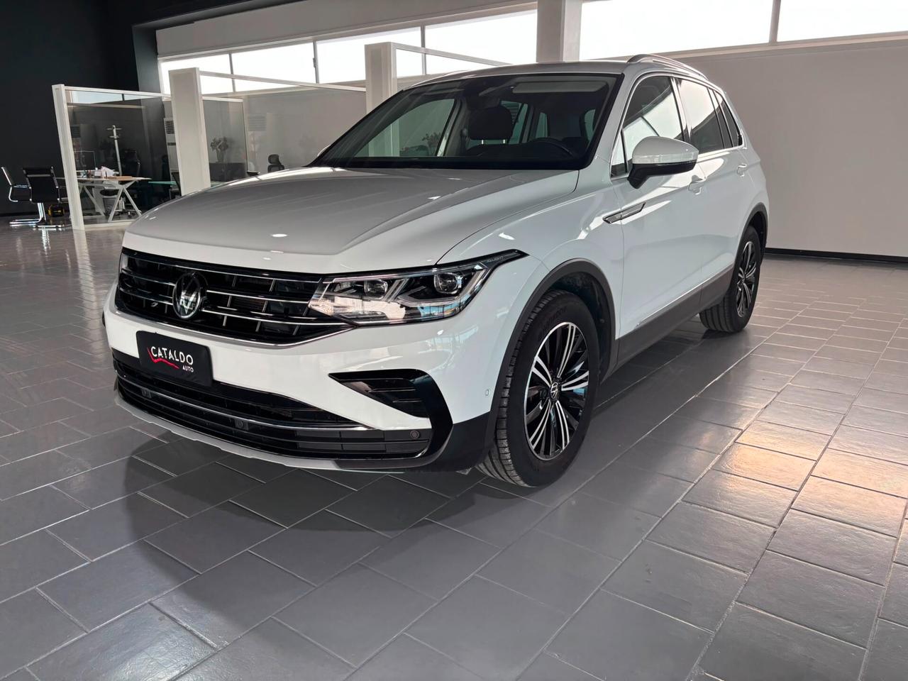 Volkswagen Tiguan 2.0 TDI 150 CV SCR DSG Elegance