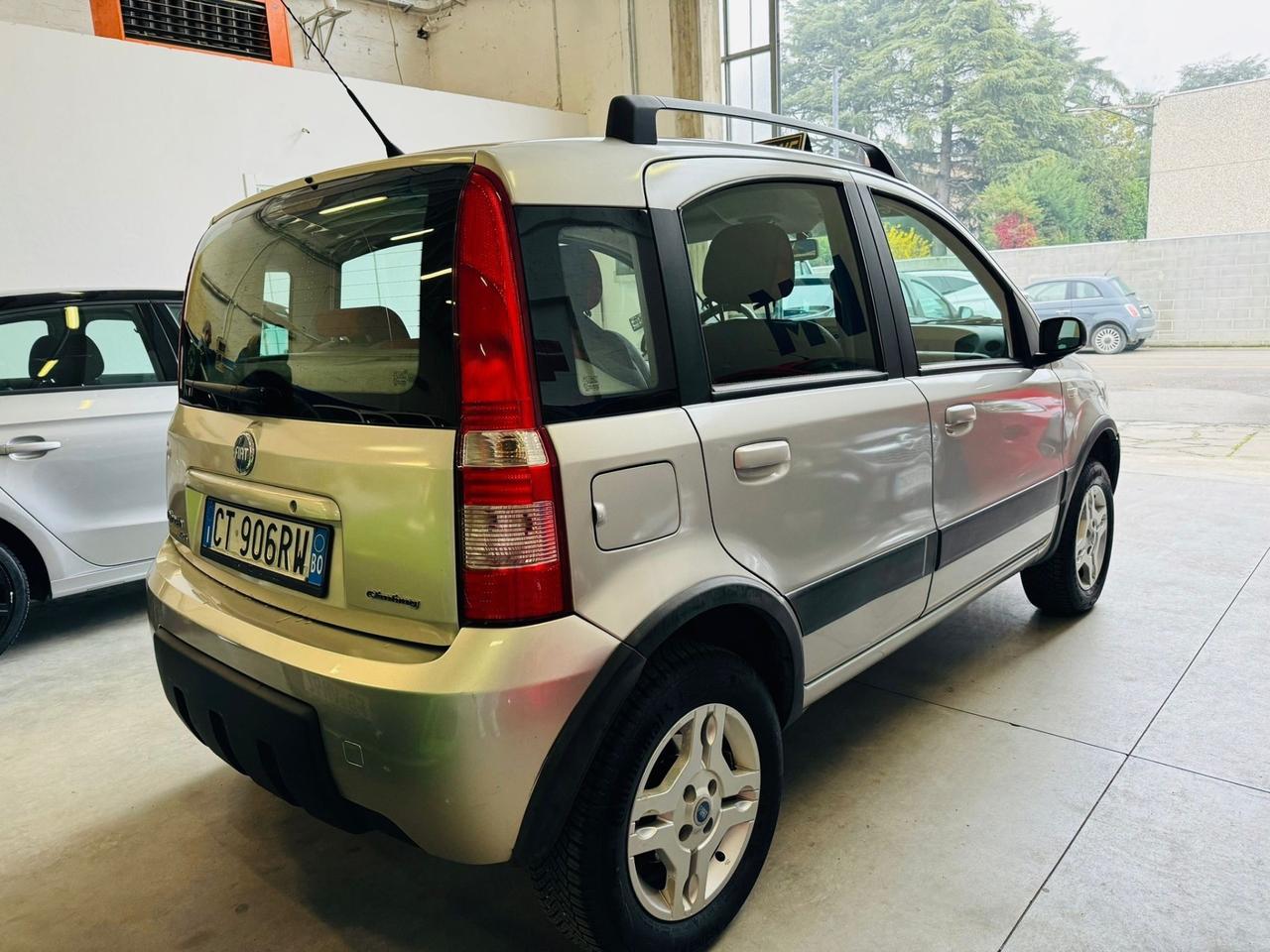 Fiat Panda 1.2 4x4 climbing