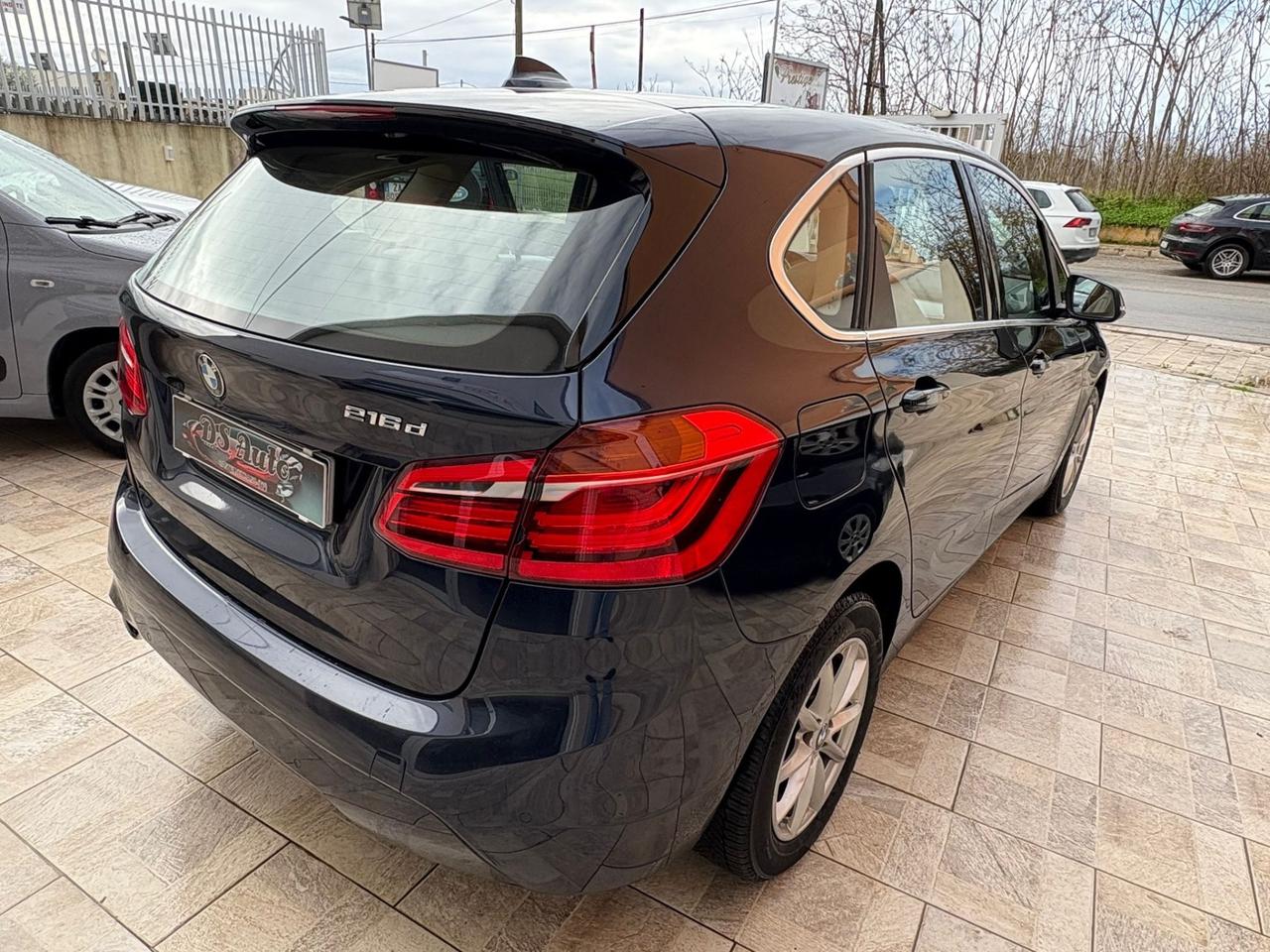 Bmw 216 216d Active Tourer Luxury automatica neopatentati