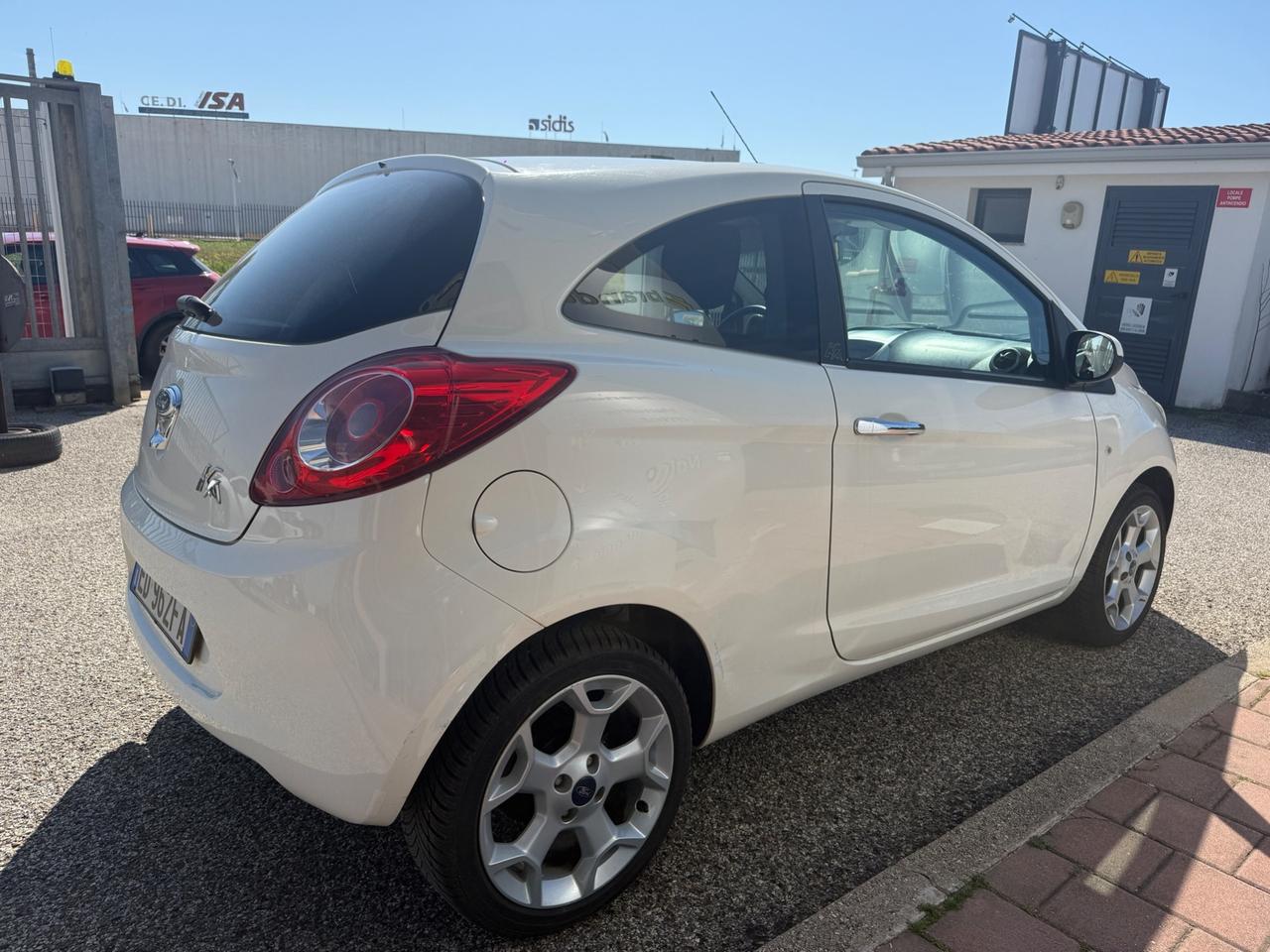 Ford Ka 1.2 8V 69CV Titanium 45000km REALI
