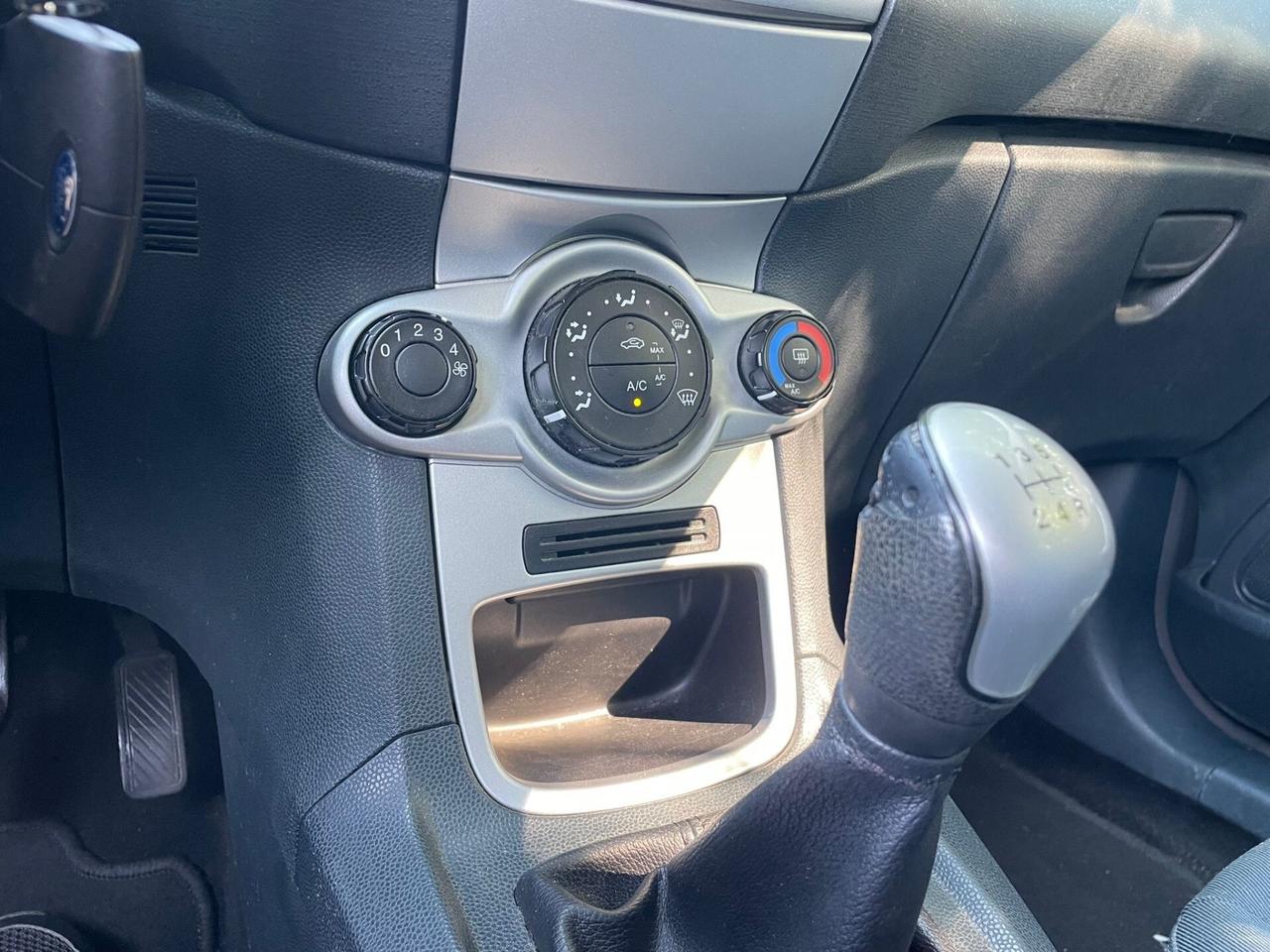 Ford Fiesta Ikon 1.4 5 porte Bz.- GPL