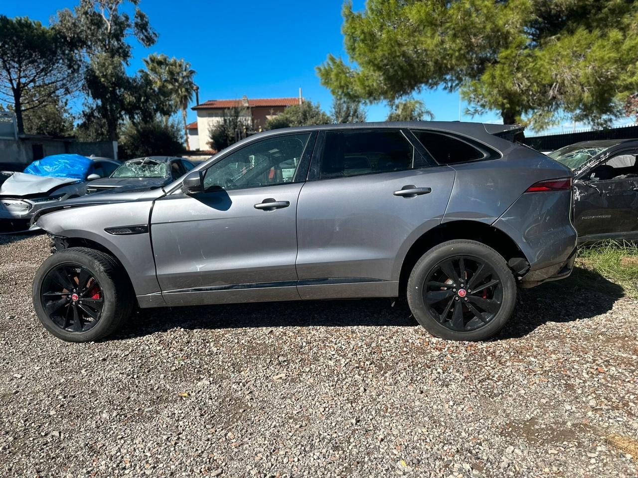 Jaguar F-Pace 2.0 D 204 CV AWD aut. R-Dynamic SE sinistrata incidentata