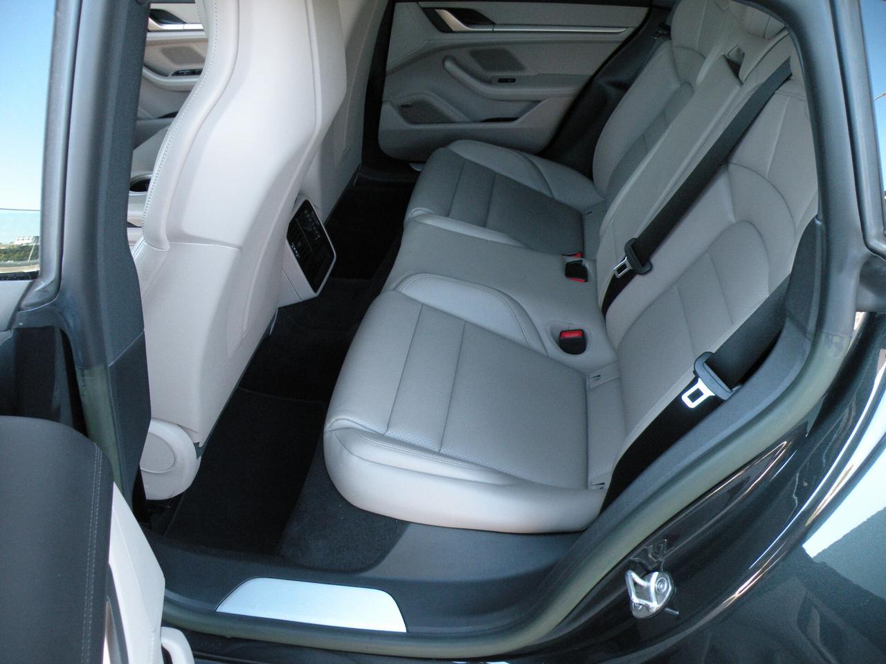 Porsche Taycan 4S