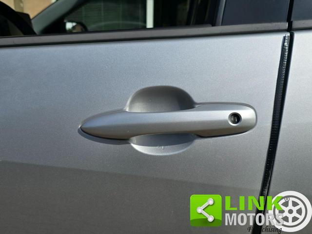 TOYOTA Yaris 1.5 Hybrid CVT Trend