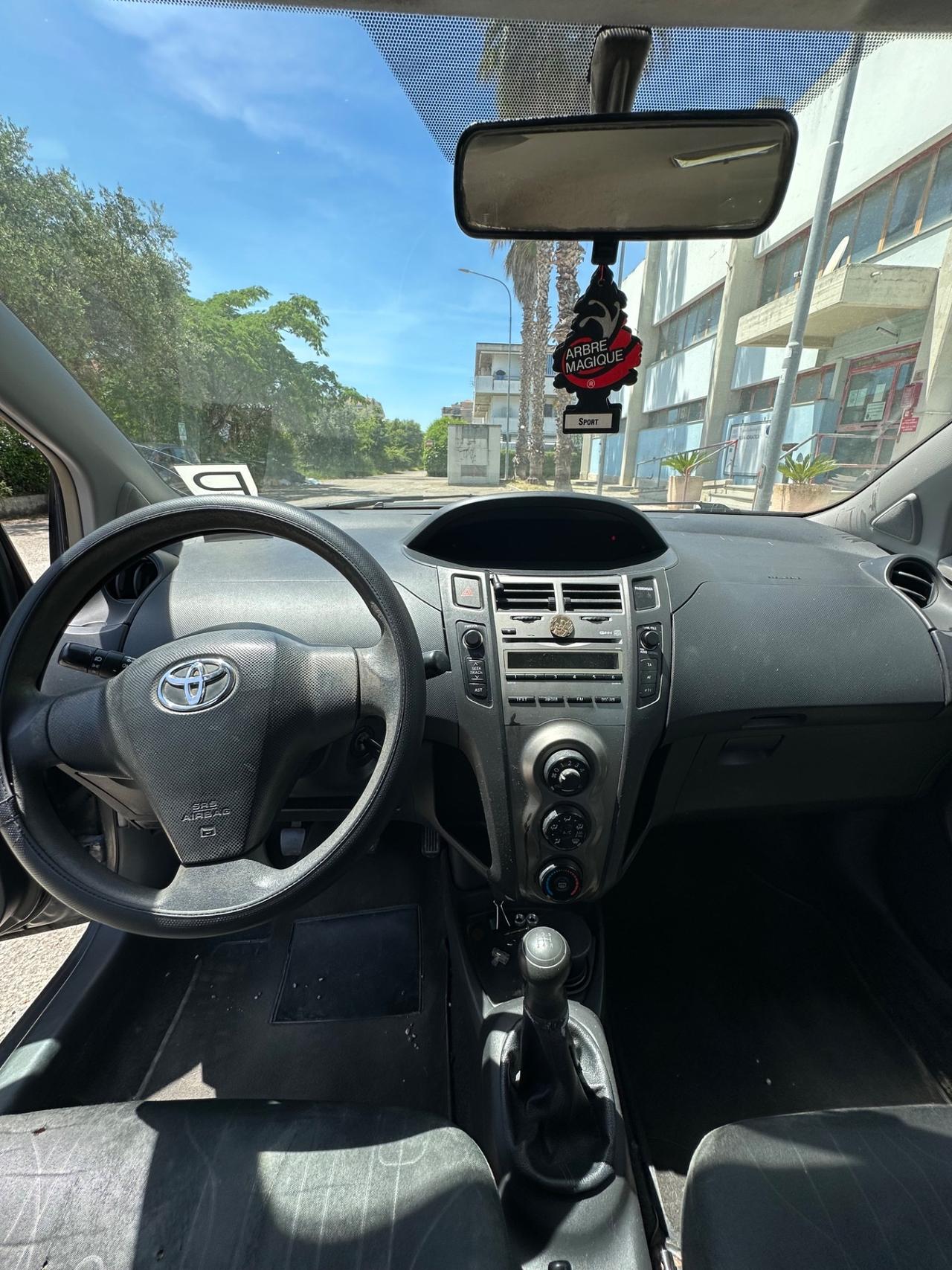 Toyota Yaris 2^serie 1000 benzina 5 porte 2009