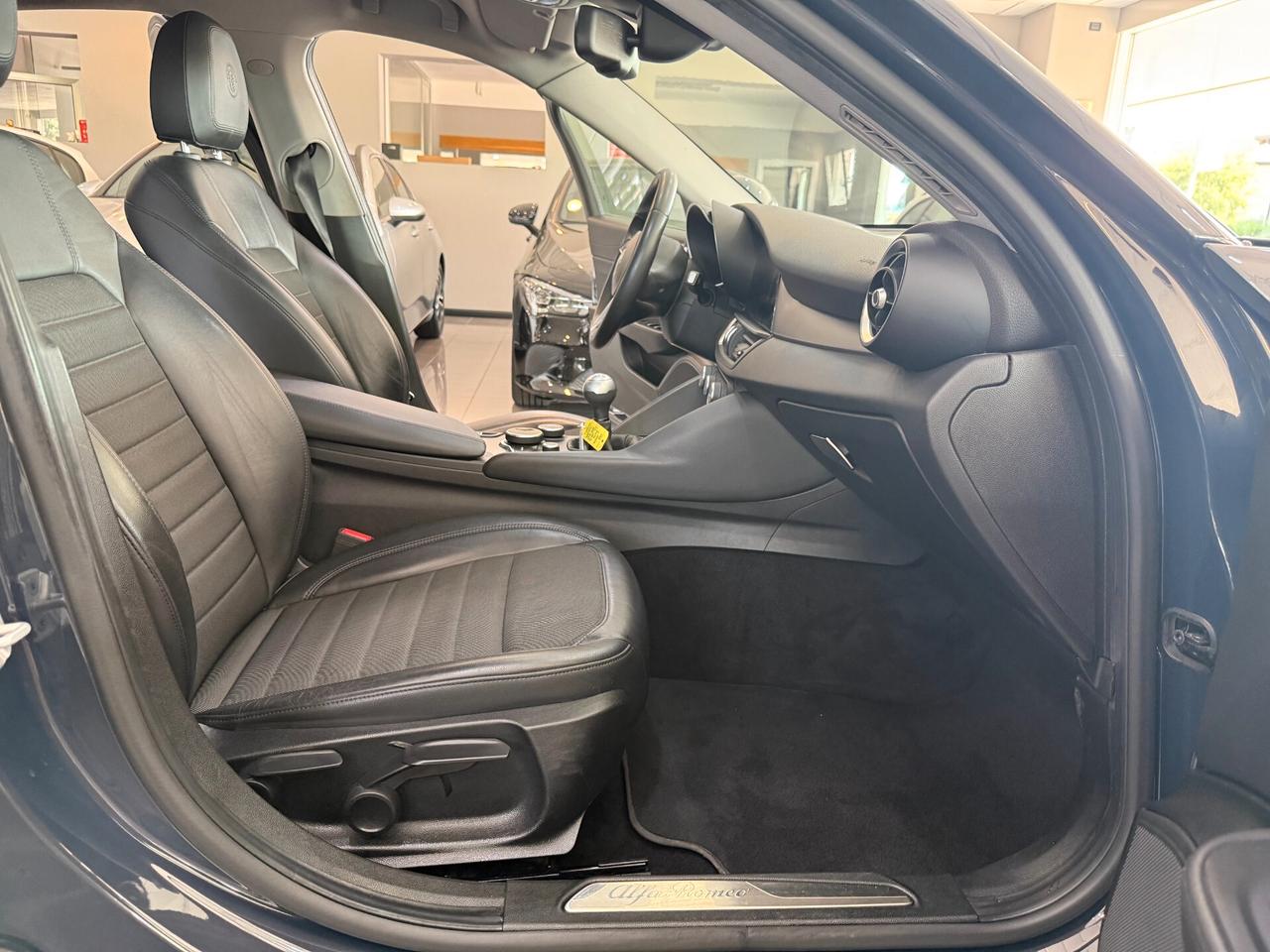 Alfa Romeo Giulia 2.2 t Business Sport Edition 180cv auto