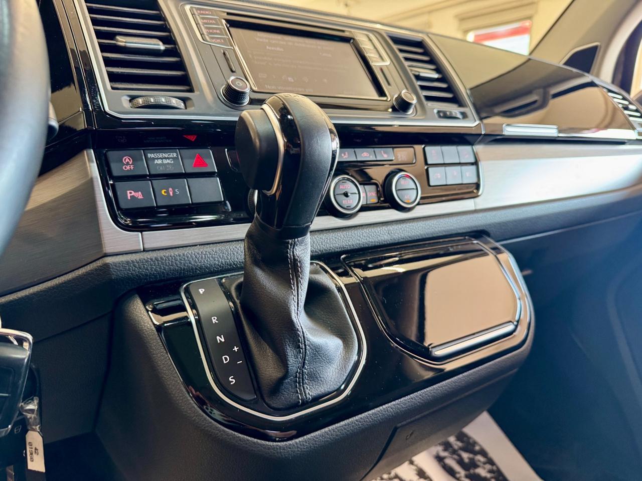 Volkswagen Multivan BULLI - WEBASTO - PARQUET - GANCIO