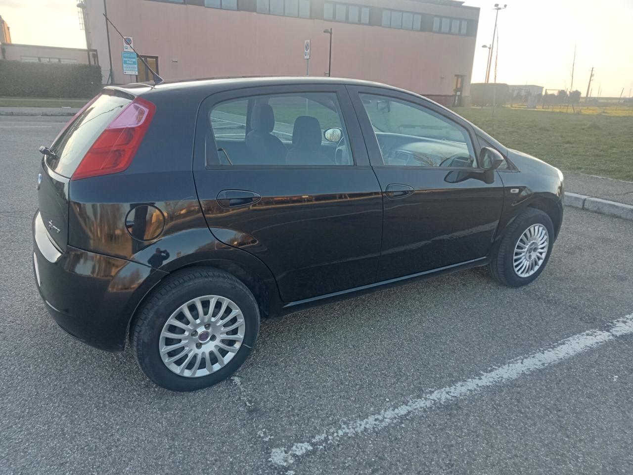 Fiat Grande Punto 1.4 - 5 porte Natural Power OK Neopatentati