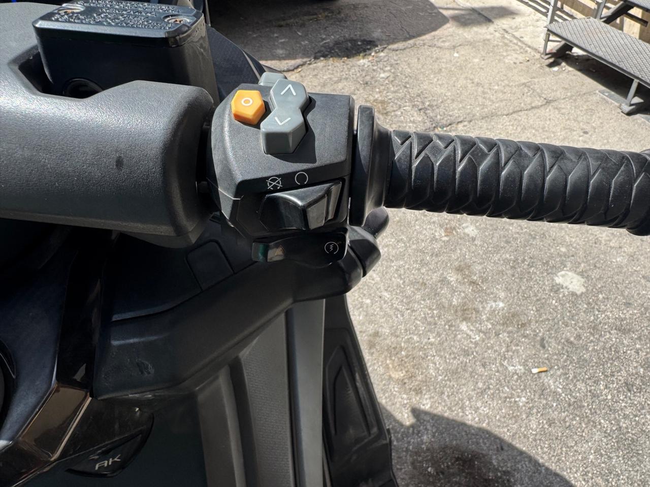 Kymco AK 550 Sport