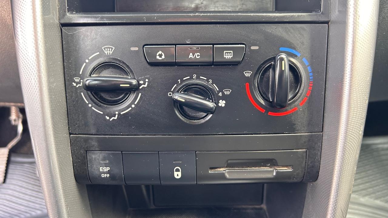 Peugeot 207 1.4 HDi 68cv 5P