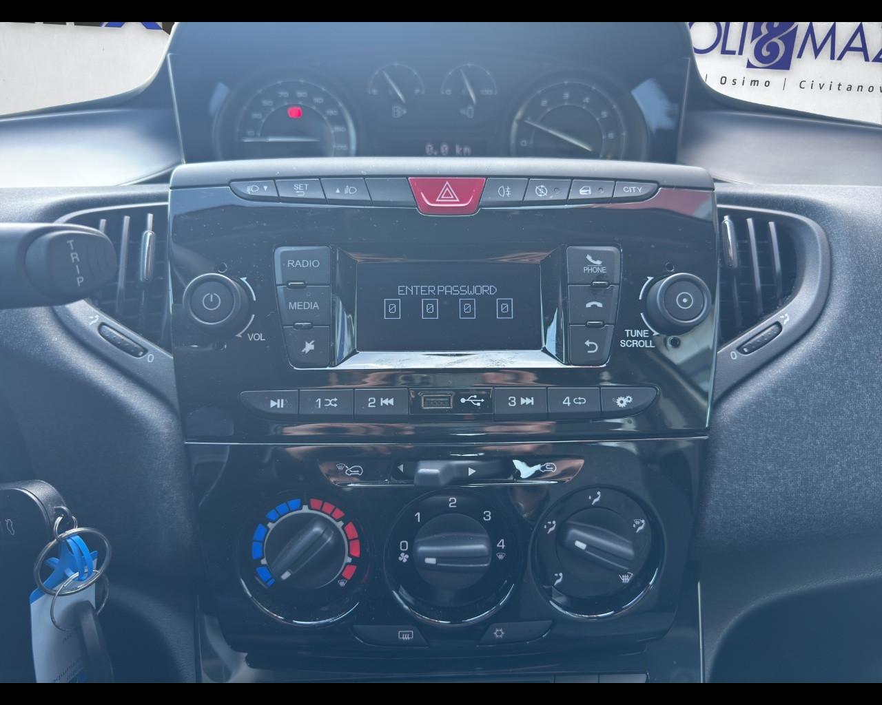 LANCIA Ypsilon 3ª serie - Ypsilon 1.0 FireFly 5 porte S&S Hybrid Si