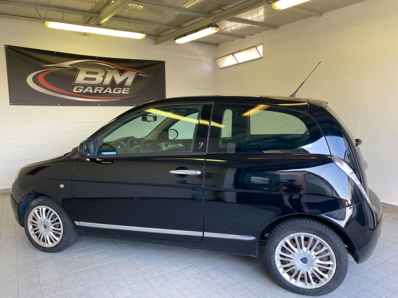 Lancia Ypsilon 1.2 69 CV GPL Platinum