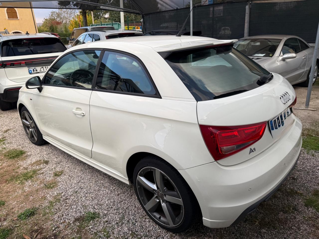 Audi A1 1.6 TDI 105 CV S-Line