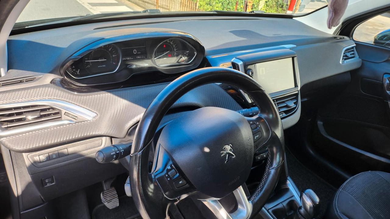 Peugeot 208 PureTech 82 5 porte Allure