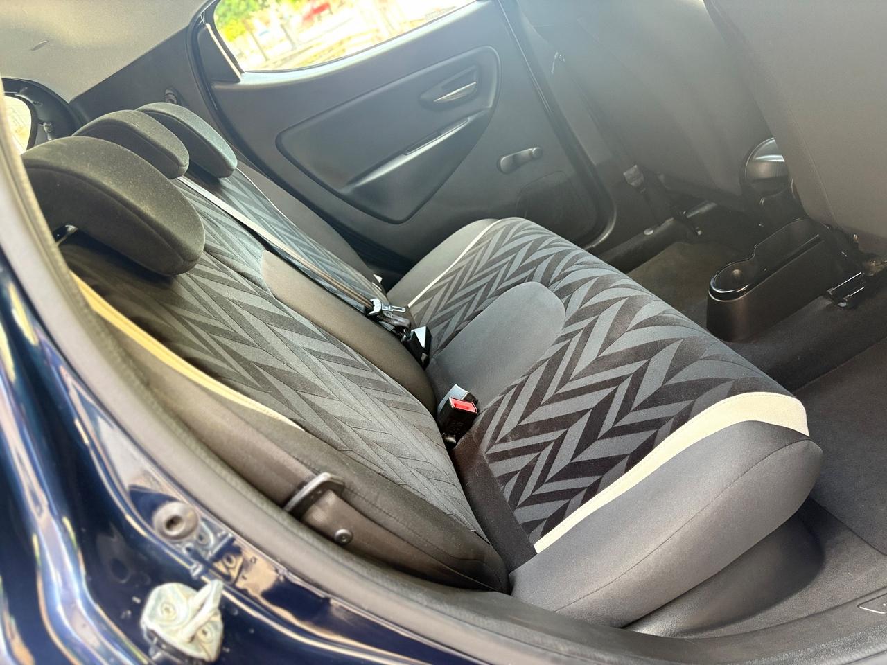 Lancia Ypsilon 1.2 69 CV 5P Gold UCONNECT Blue&Me