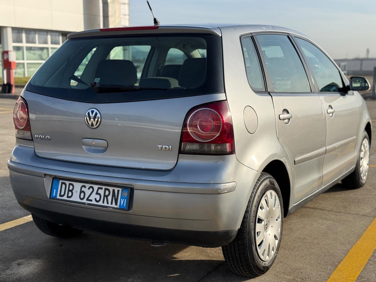 Volkswagen Polo 1.4/69CV TDI 5p. Sportline NEOPATENTI
