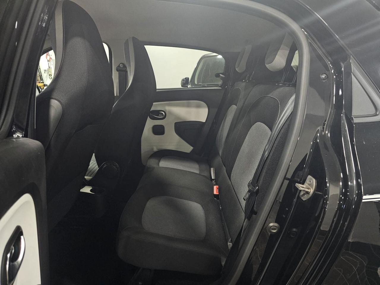 NUOVA RENAULT TWINGO INTENS TCe 0.9 BENZ 90CV TOTAL BLACK EDITION