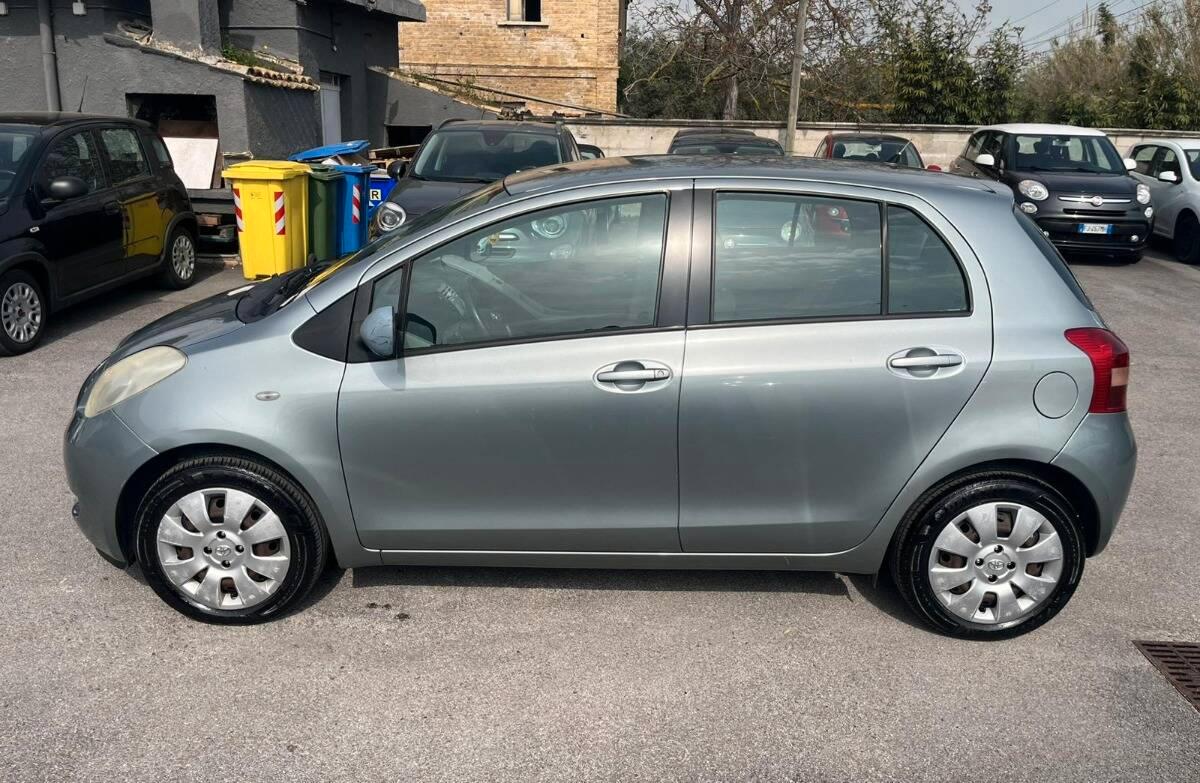 Toyota Yaris 1.0 Sol 5p