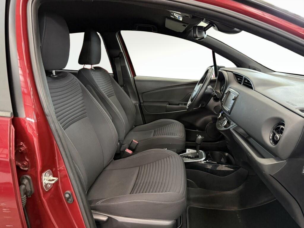 Toyota Yaris 5 Porte 1.5 VVT-i Hybrid Lounge Red/Bronze E-CVT