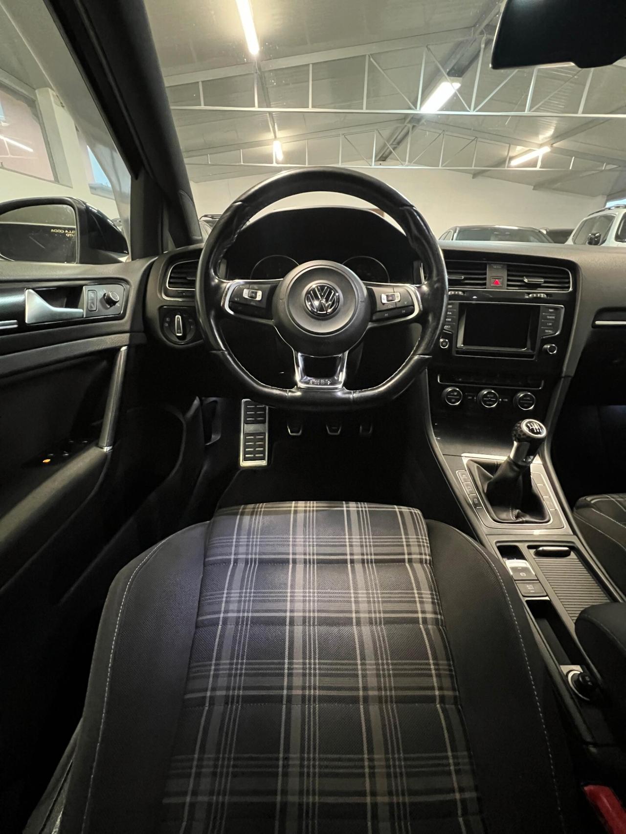 Volkswagen Golf GTD 2.0 TDI 5p. Business BlueMotion Technology