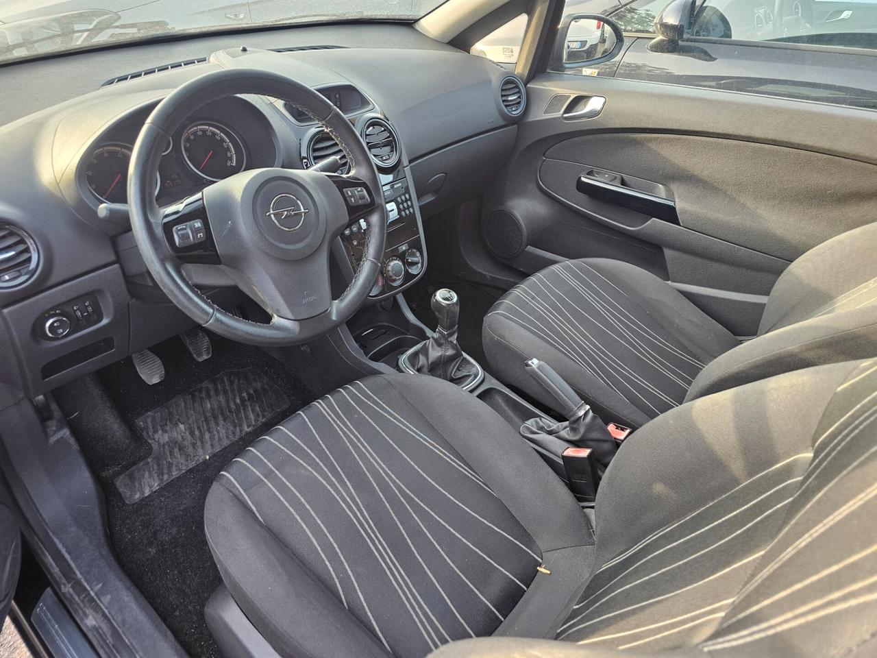 Opel Corsa 1.2 5 porte Club