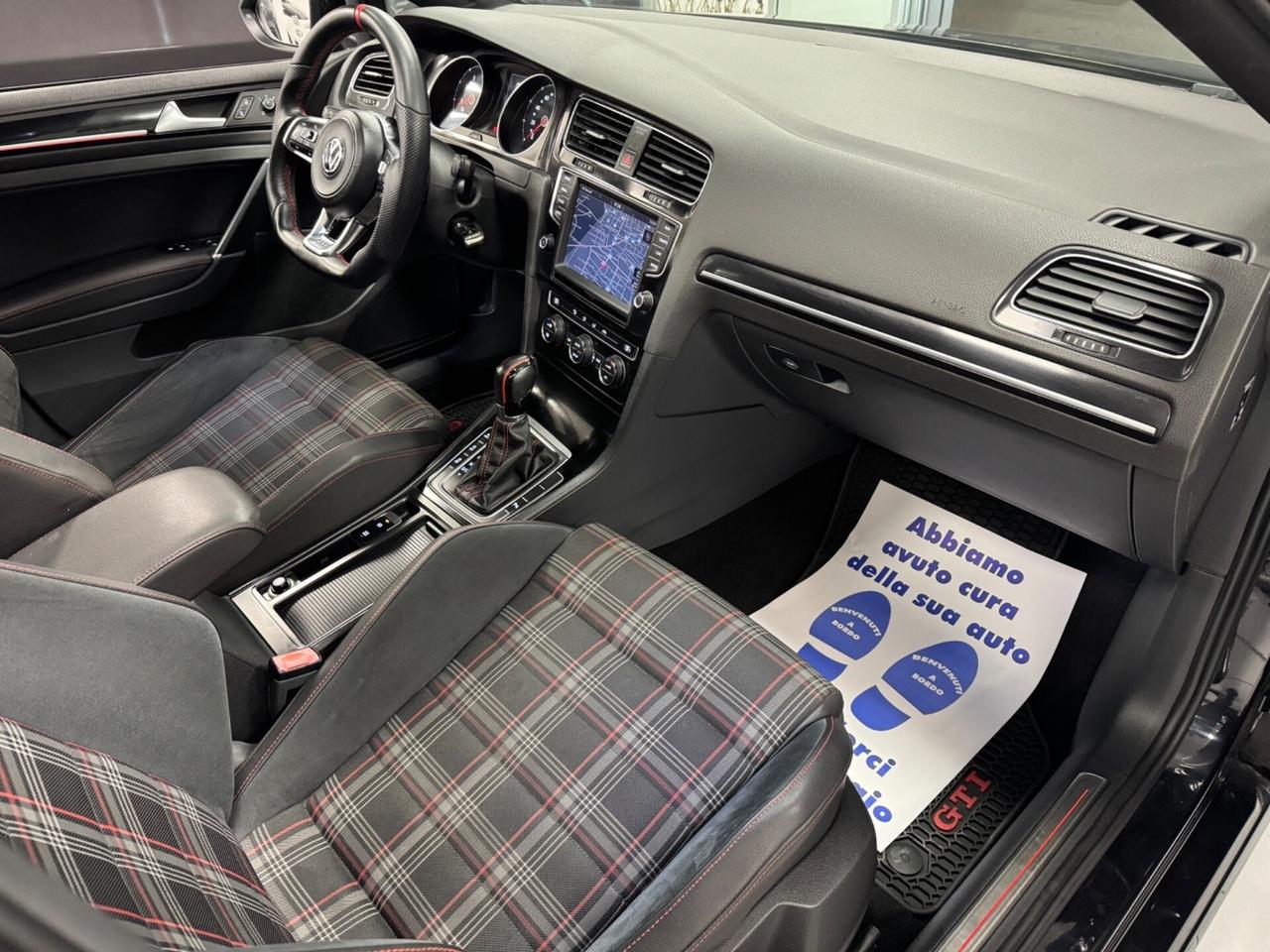 Volkswagen Golf GTI 2.0 TSI DSG TETTO