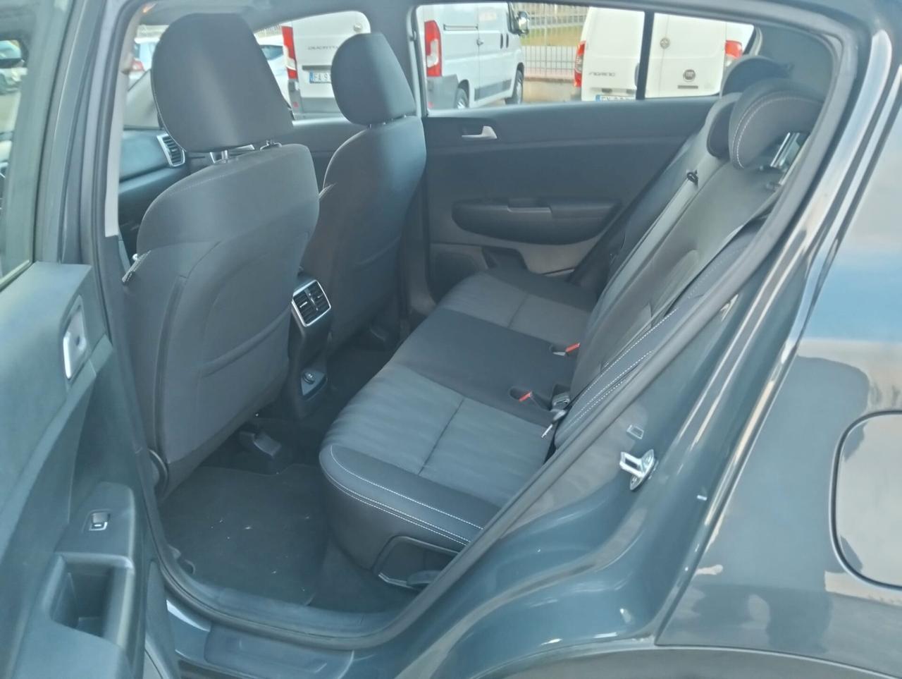 Kia Sportage 1.6 CRDI 136 CV 2WD Mild Hybrid Business Class km 24000