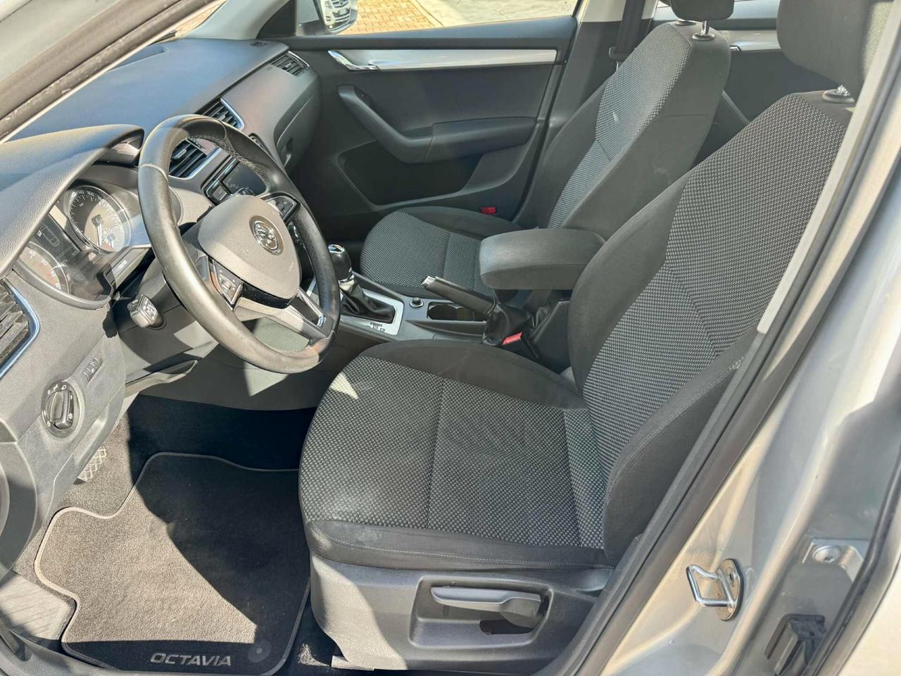 Skoda Octavia 1.6 TDI CV DSG Wagon Executive