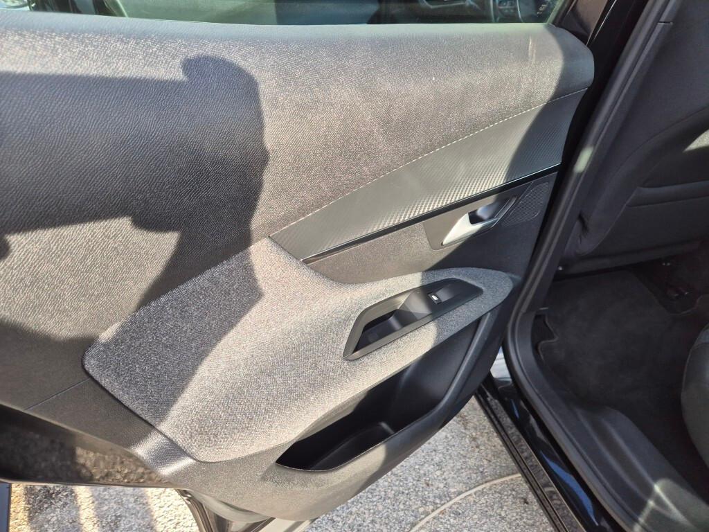 Peugeot 3008 BlueHDi 130CV EAT8 Active Business