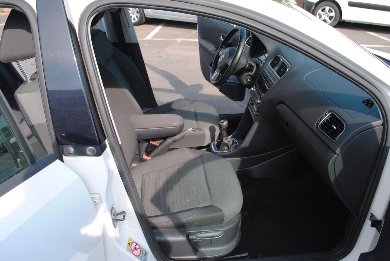 VOLKSWAGEN POLO 1.6 TDI 75 CV OK NEOPATENTATI