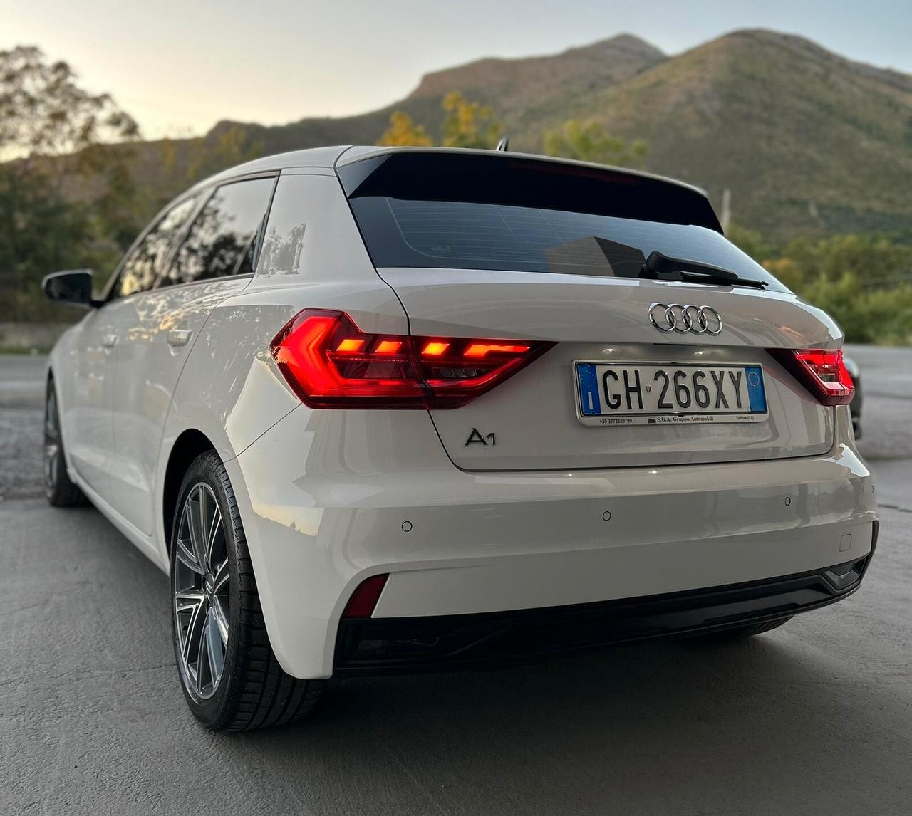 Audi A1 SPB 35 TFSI S tronic Identity Black