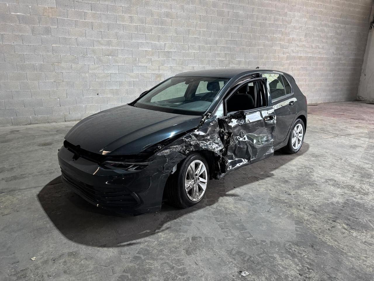 Volkswagen Golf 1.0 etsi 110cv dsg INCIDENTATA