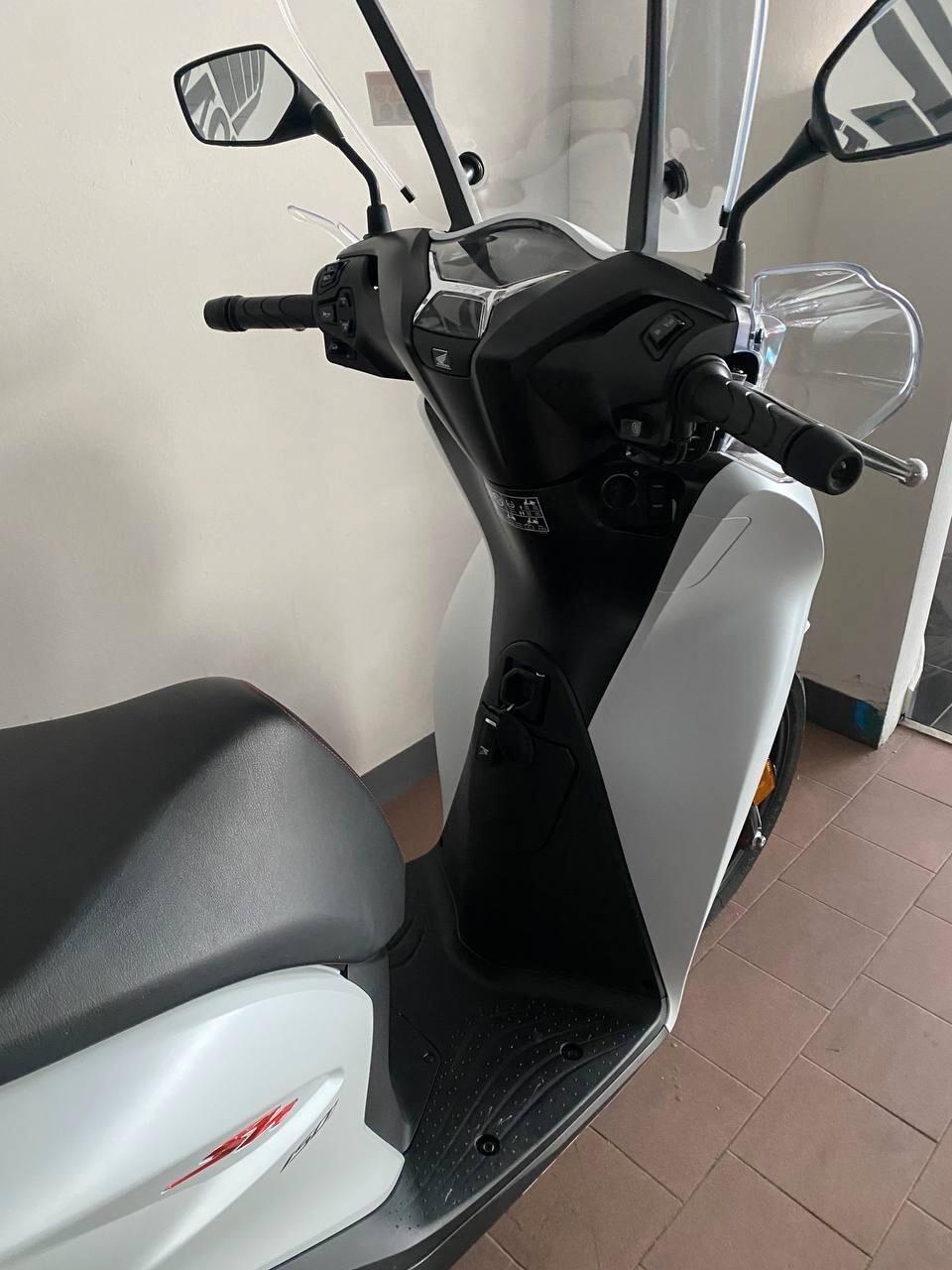Honda SH 150 sporty