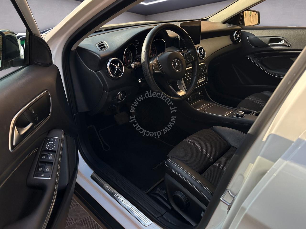 Mercedes-benz GLA 180 Sport AUTOMATICA TETTO PANO LED 19