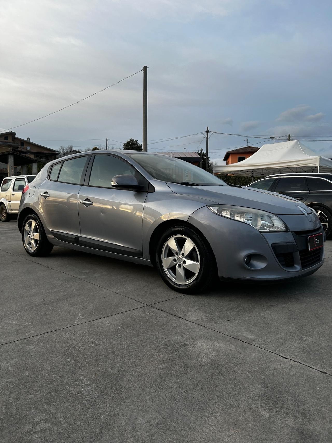 Renault Megane Mégane C-C 1.9 dCi 130CV Luxe