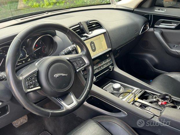 JAGUAR F-PACE 2.0d i4 R-Sport 180cv auto my20