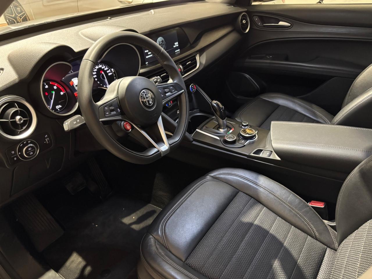 Alfa Romeo Stelvio 2.2 Turbodiesel 180 CV AT8 RWD Super