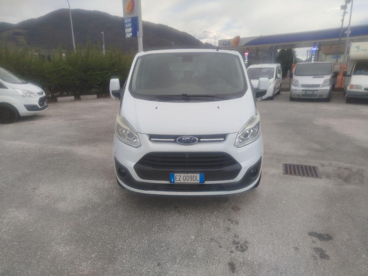 Ford Tourneo Custom 300 2.2 TDCi 155CV PC Titanium