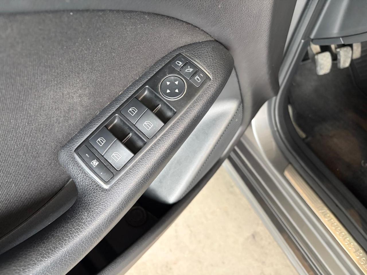 Mercedes-benz B 180 CDI BlueEFFICIENCY Premium