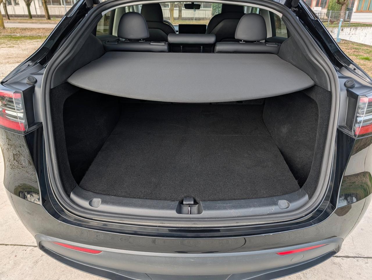 Tesla Model Y RWD - 2024