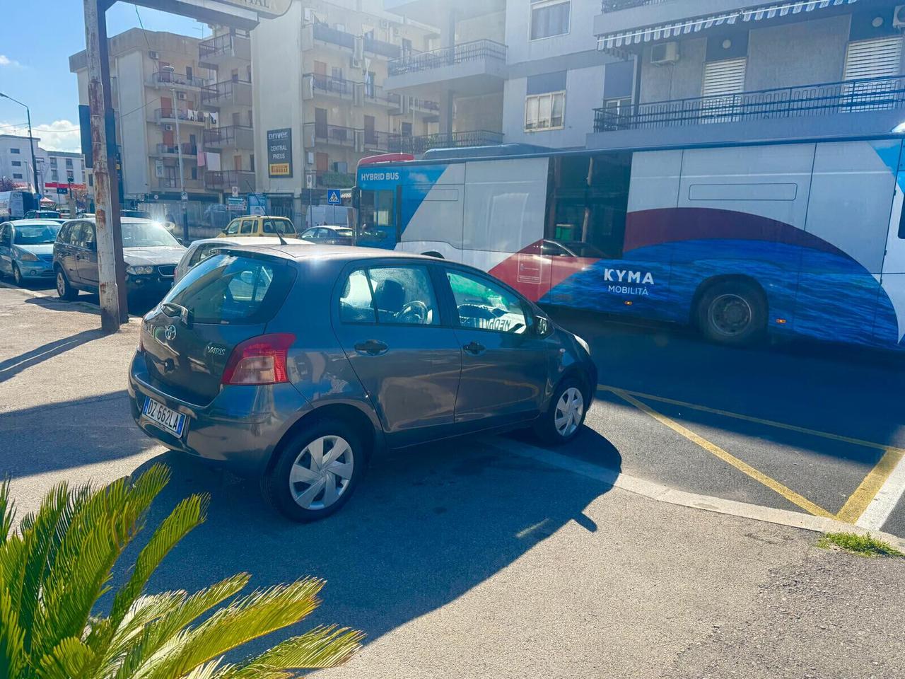 Toyota Yaris 1.0 BENZINA - 5 porte - NEOPATENTATO