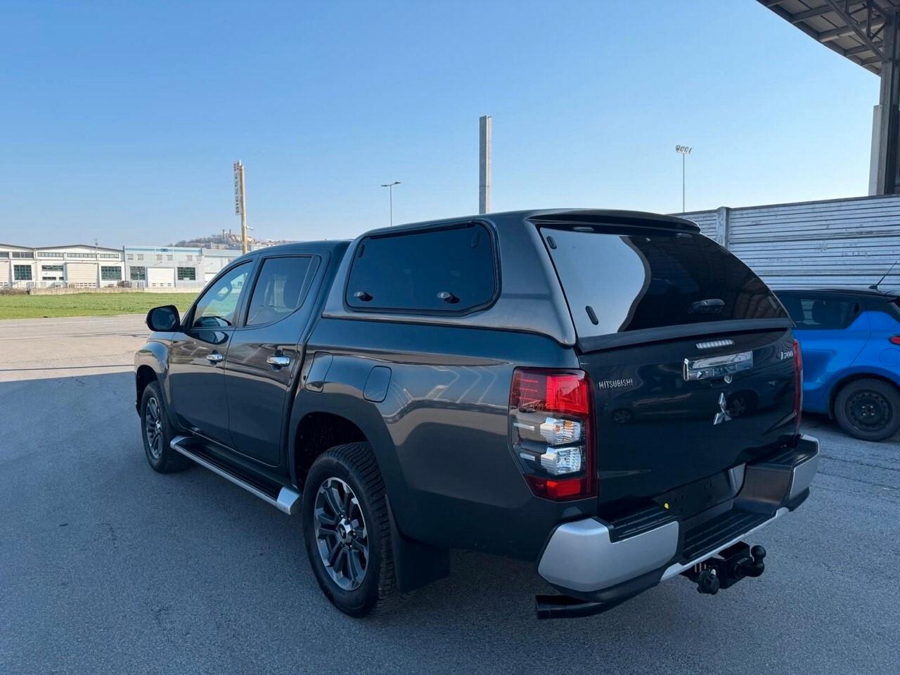 Mitsubishi L200 2.3 D Double Cab 4x4 Super Select P2 Intouch Intense