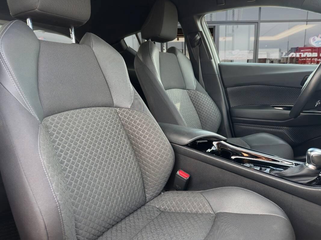 Toyota C-HR 2.0h More Business e-cvt AUTOM CARPLAY E TELECAMER