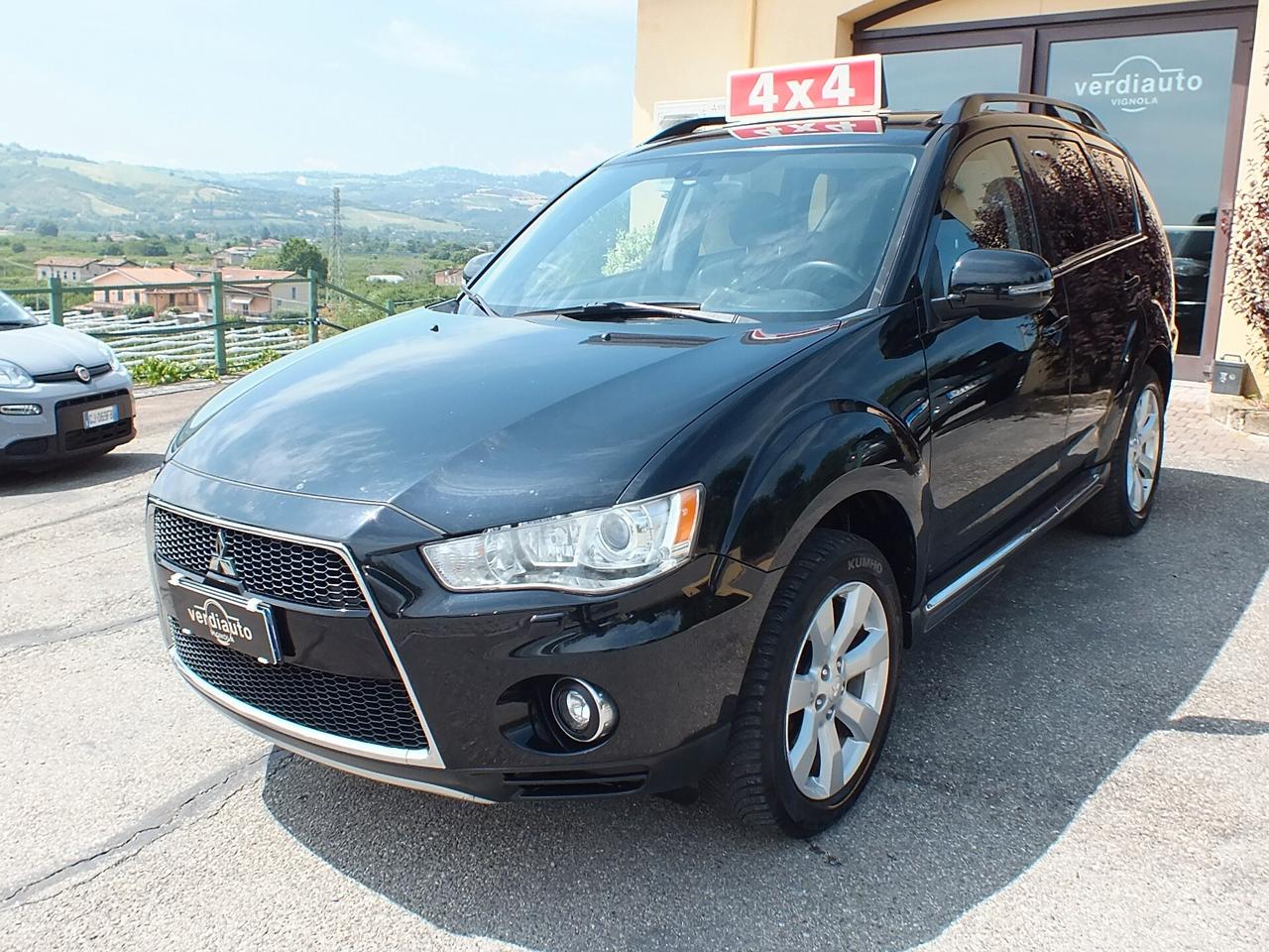 MITSUBISCHI OUTLANDER 155 CV 4X4-AUTOM. 7-POSTI UNIPROPRIETARIO!