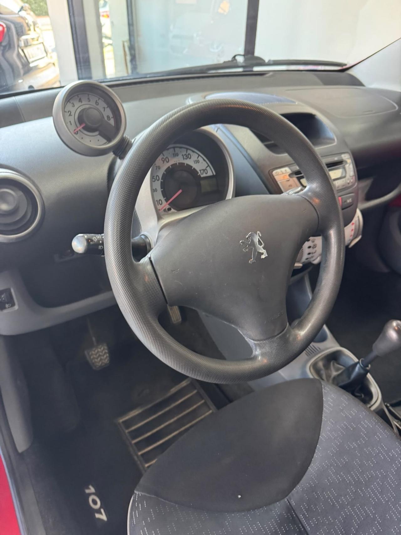 Peugeot 107 1.0 68CV 3p. Plaisir